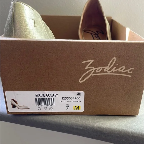 NWT Zodiac Gracie Gold Metallic Heel Pumps Size 7 - Picture 11 of 11